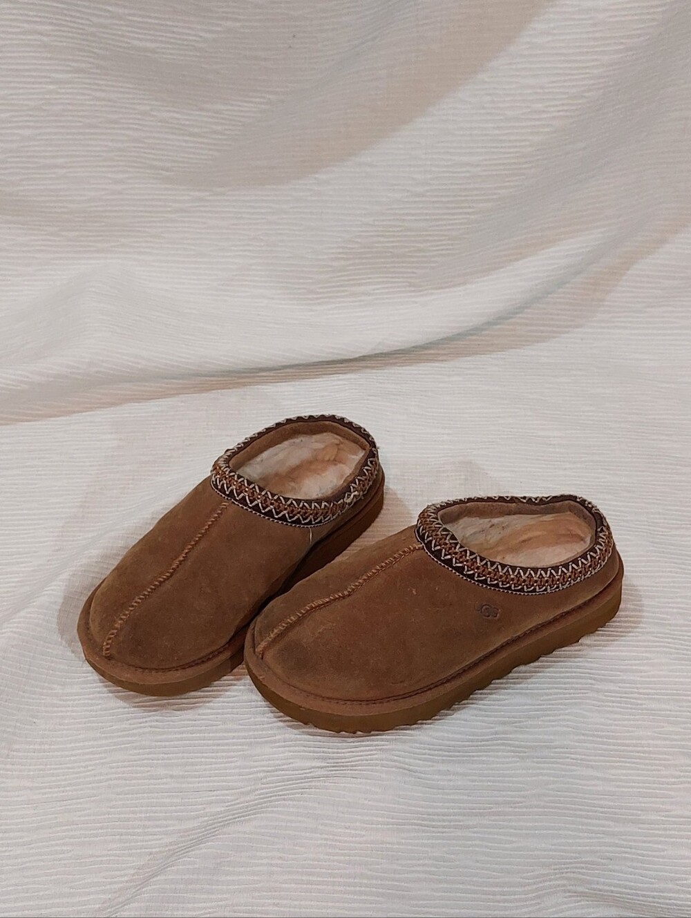 UGG Women's Chestnut Shearling-Lined Slip-On Mules Size 8